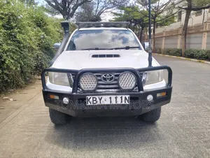 Toyota Hilux 2013 White