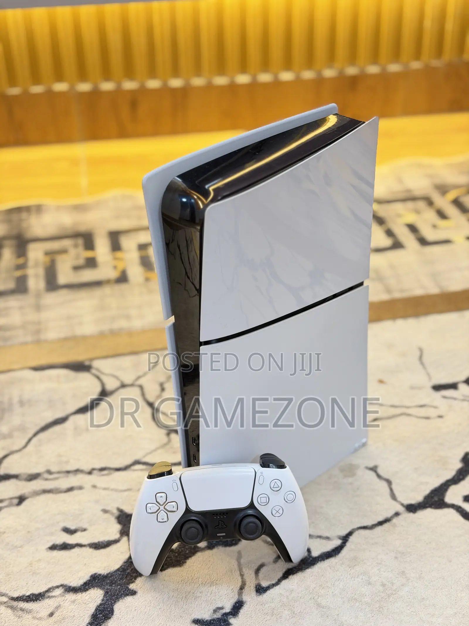PlayStation 5 Slim Digital 1tb + 1 Controller