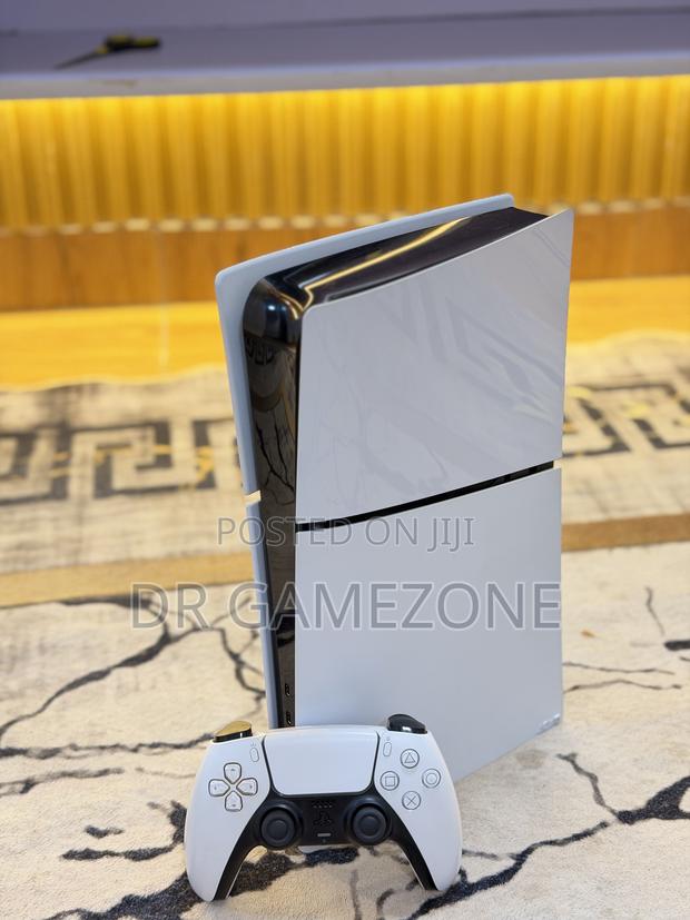 PlayStation 5 Slim Digital 1tb + 1 Controller - thumbnail 4