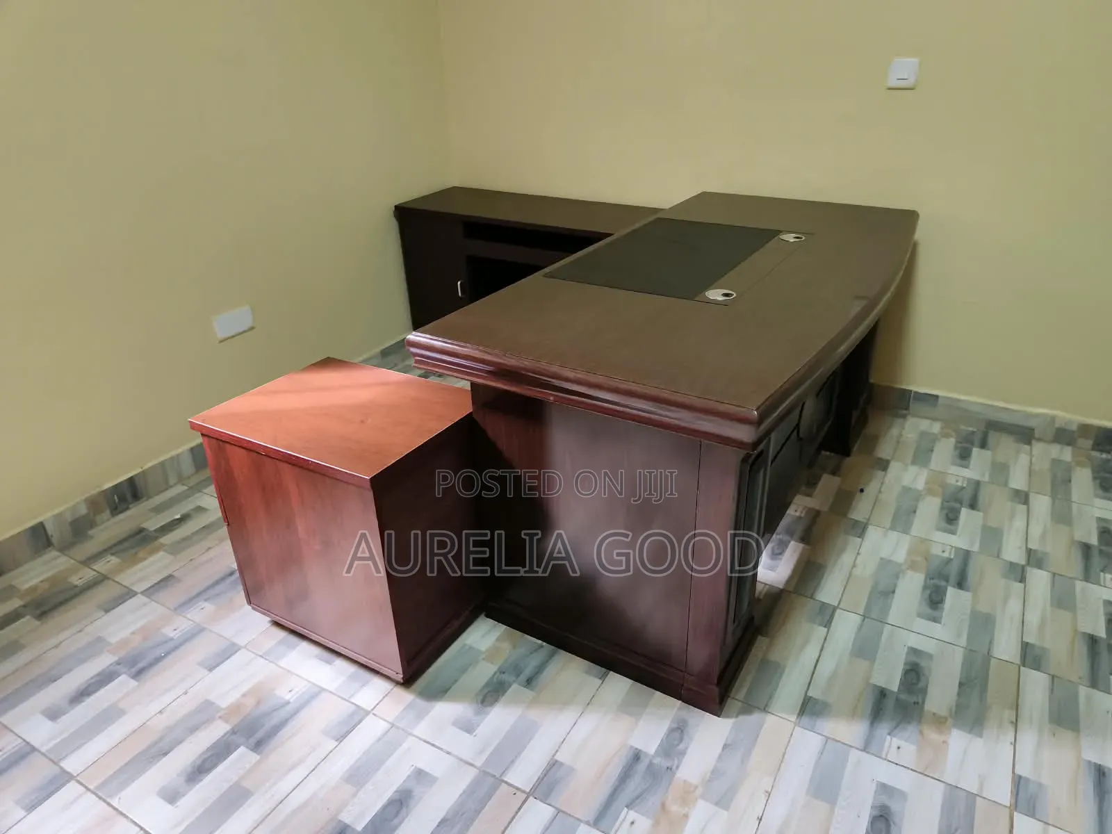 Executive Office Desk BOSS Office Desk 1.6m