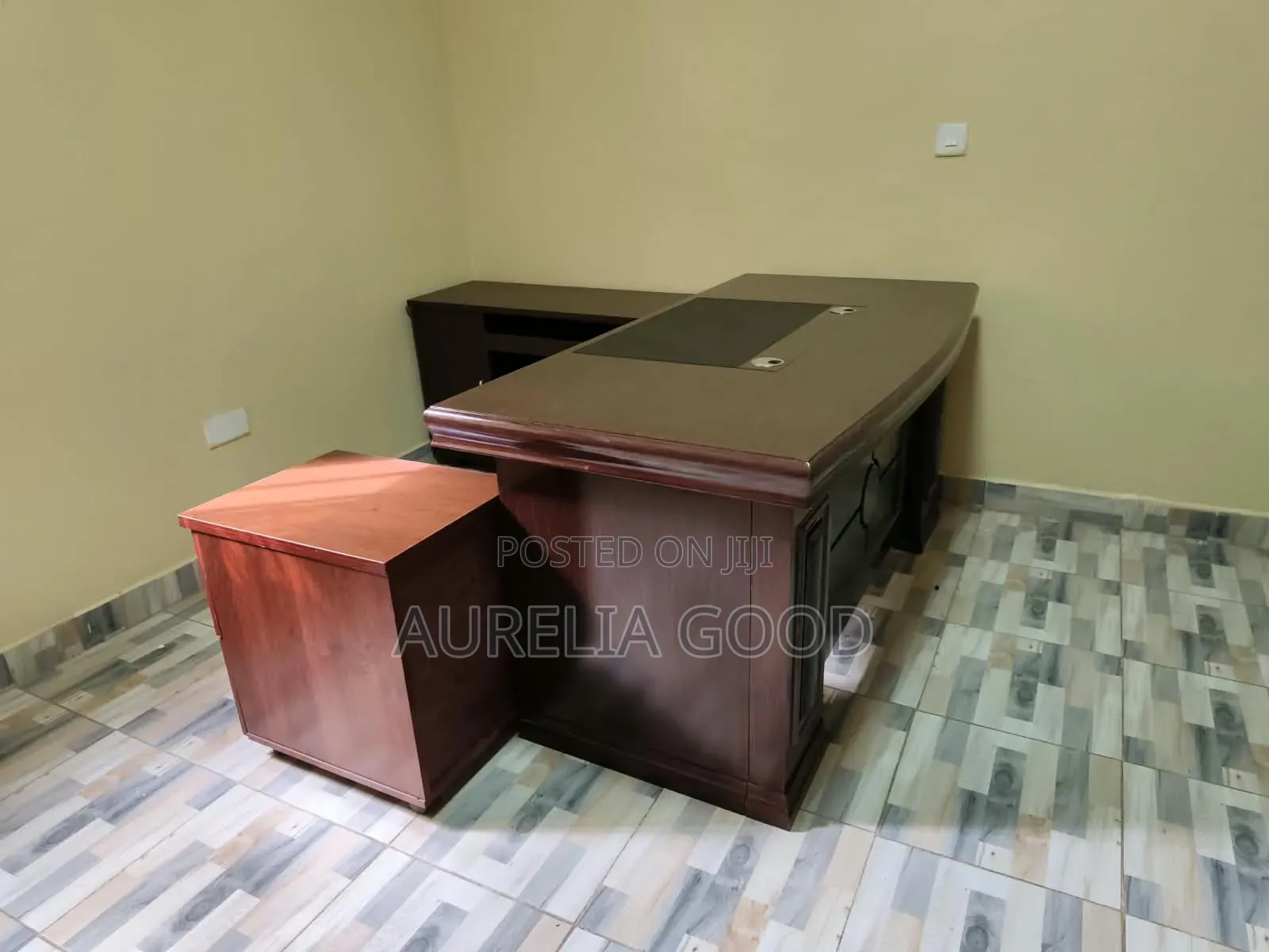 Executive Office Desk BOSS Office Desk 1.6m
