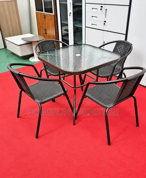 Outdoor Dining Table Set With 4 Woven Chairs