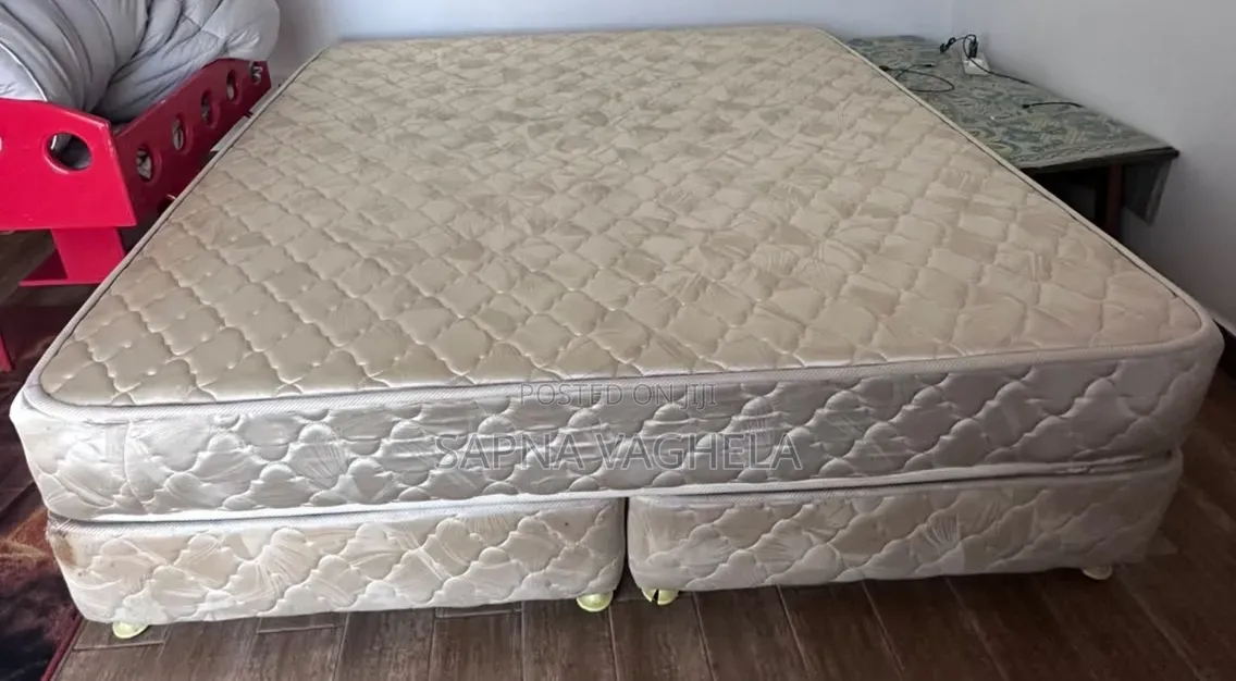 Kind Size Bed