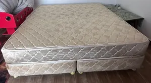 Kind Size Bed
