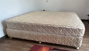 Kind Size Bed