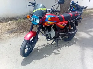 Bajaj Boxer 125 2026 Red
