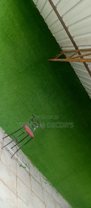 Revamp Your Restaurant/Club Walls With Artificial Grass Carpet