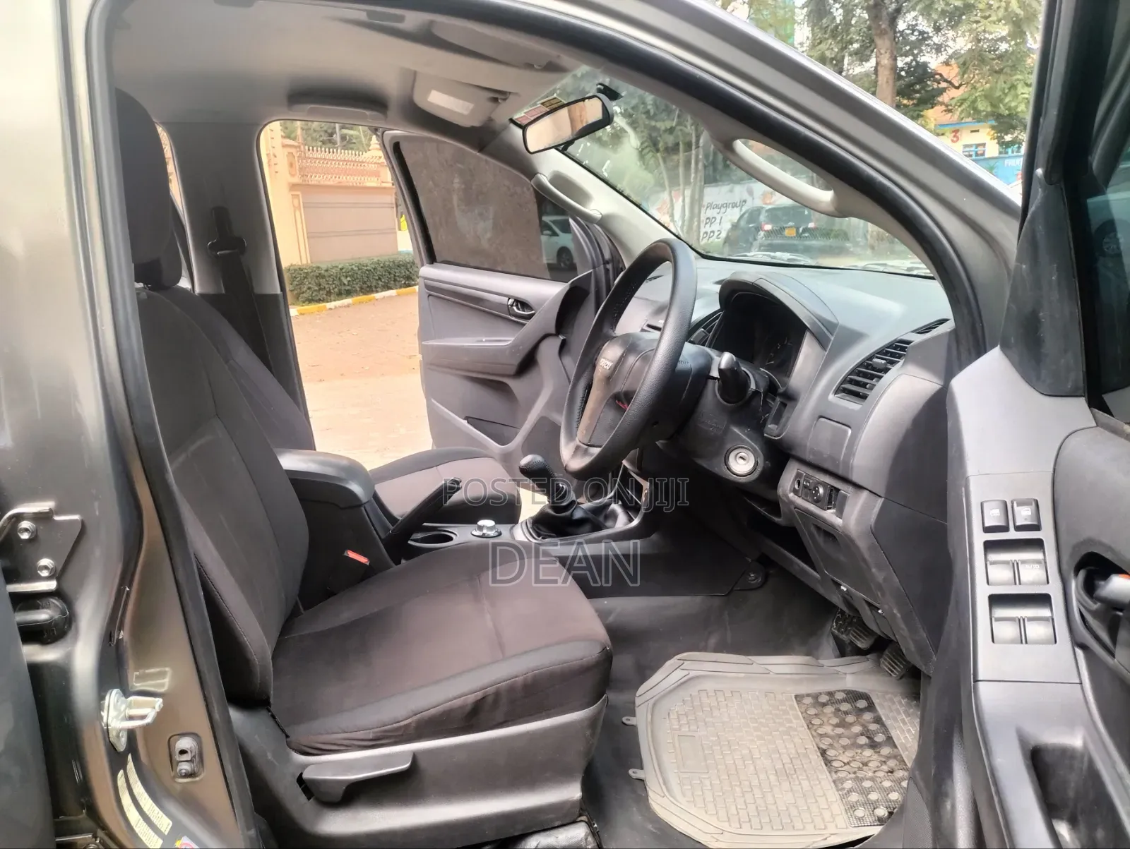 Isuzu D-MAX 2022 Gray