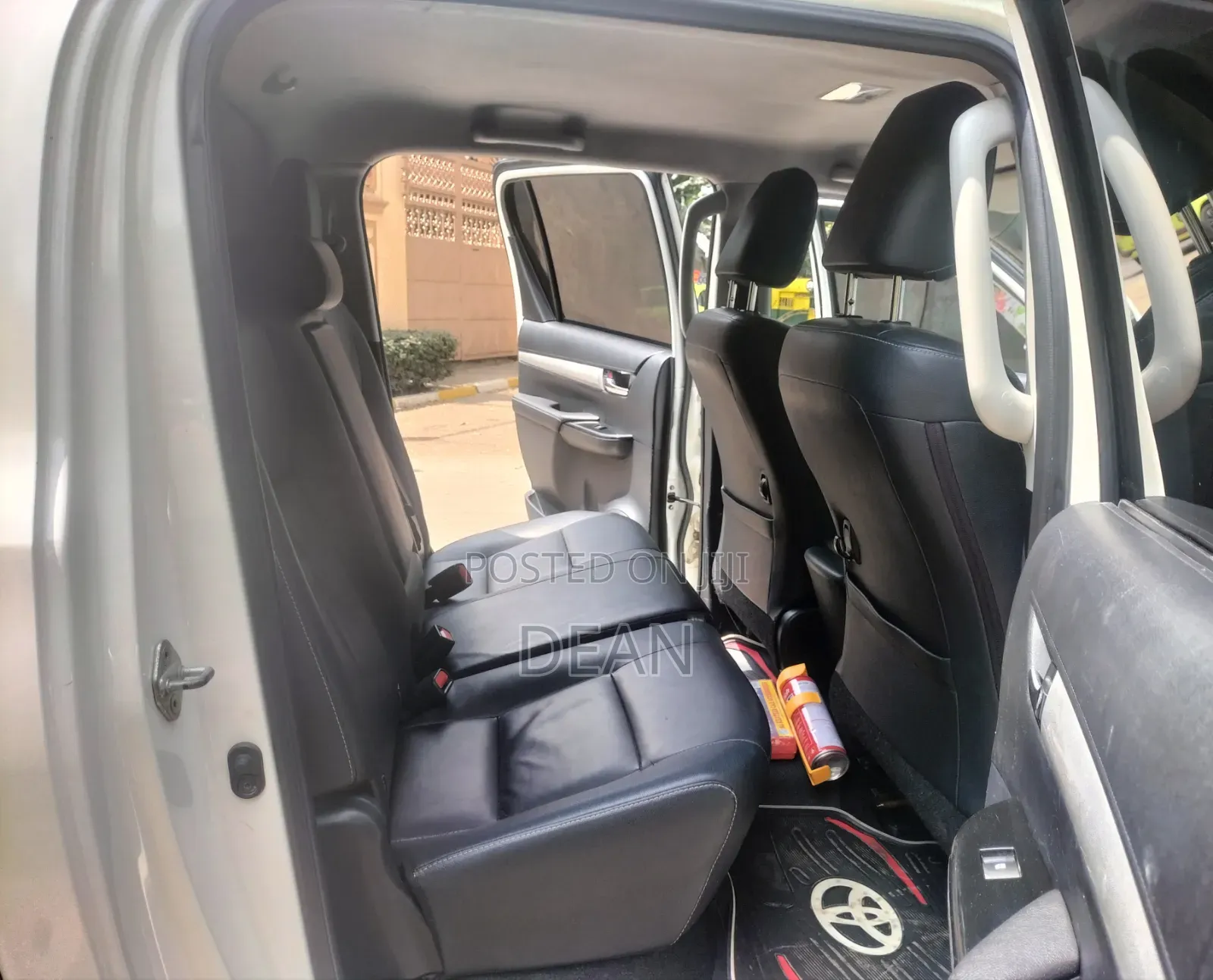Toyota Hilux 2018 White