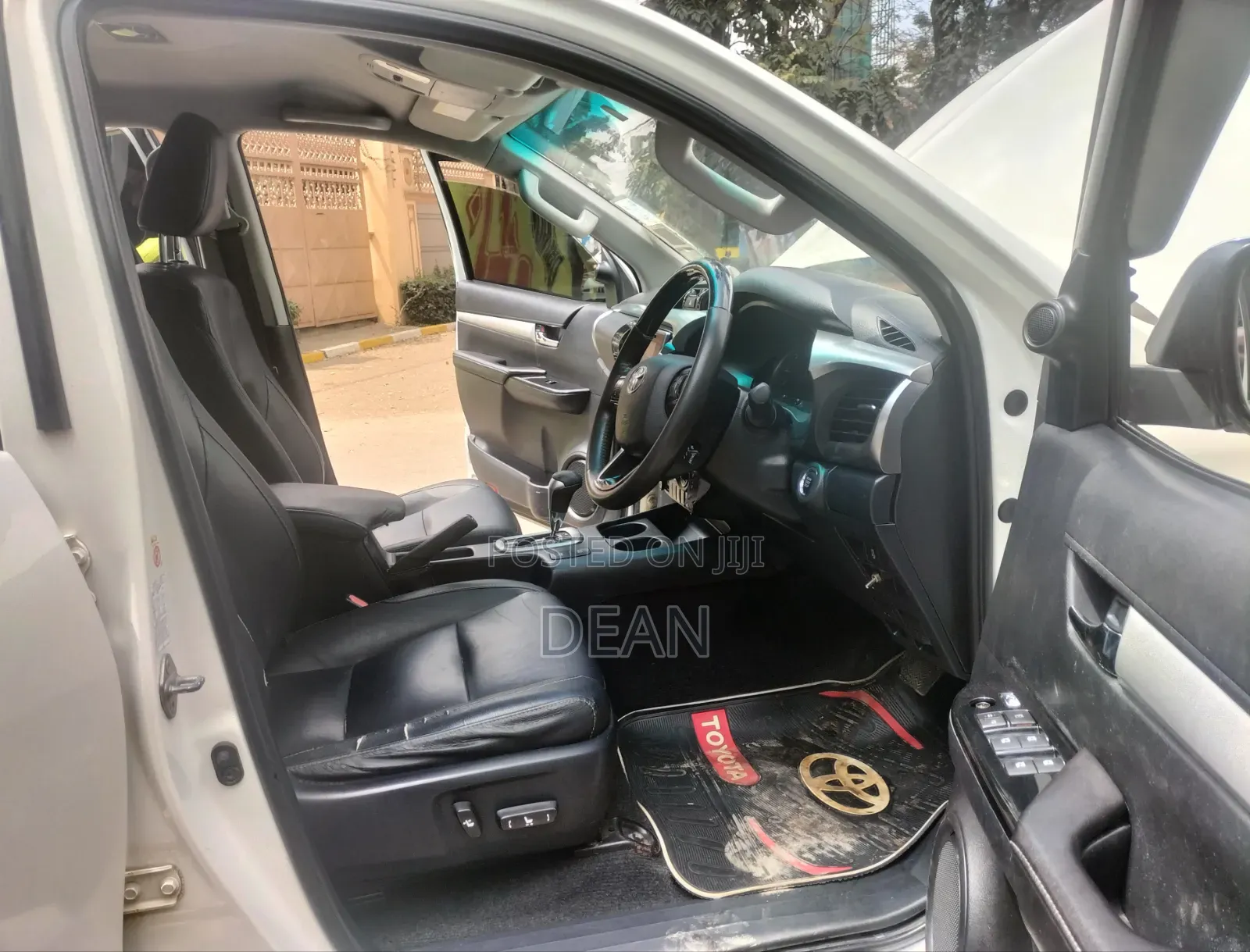 Toyota Hilux 2018 White