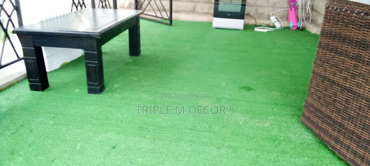 School & Daycare Synthetic Grass Carpet – Soft & Safe