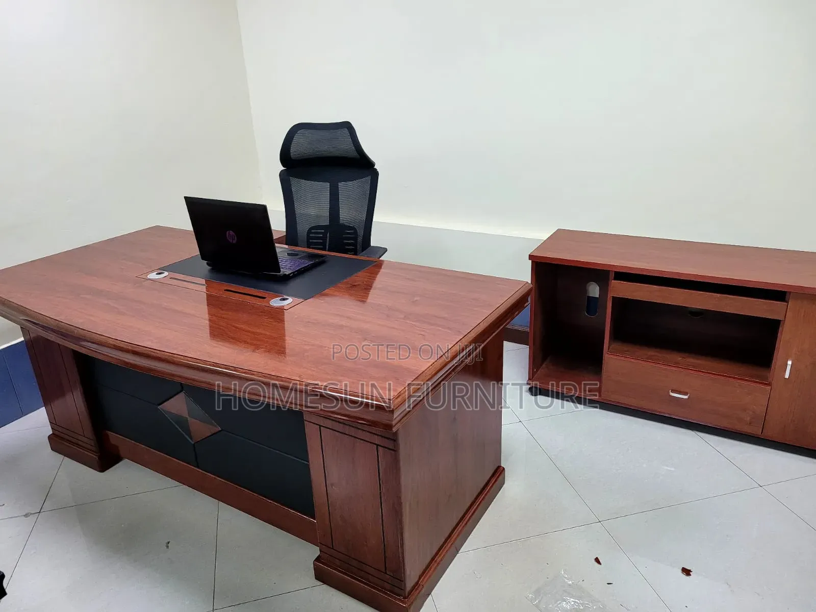 Executive Office Desk – Modern Wooden Manager Desk