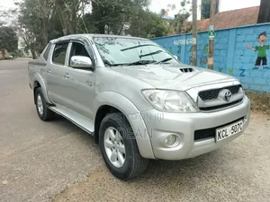 Toyota Hilux 2011 Silver