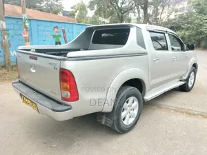 Toyota Hilux 2011 Silver