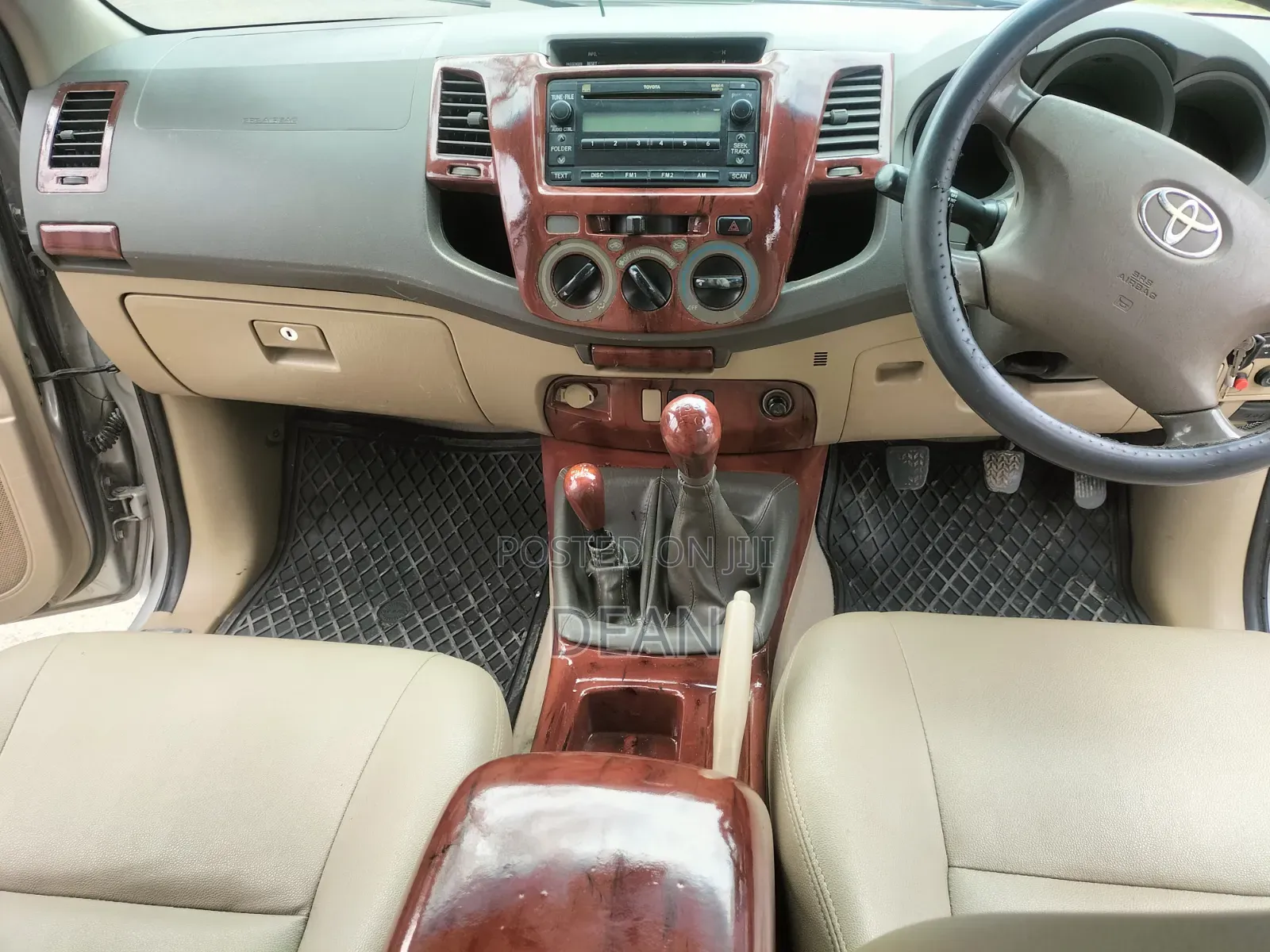 Toyota Hilux 2011 Silver