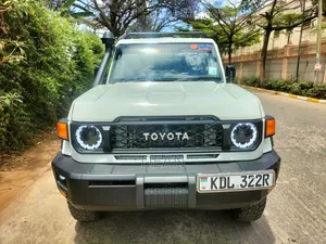 Toyota Land Cruiser 2022 White