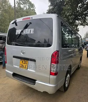 Toyota HiAce 2014 Silver