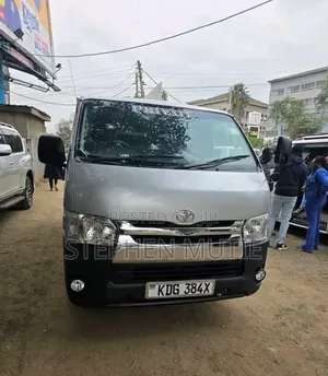 Toyota HiAce 2014 Silver