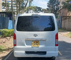 Toyota HiAce 2015 Silver