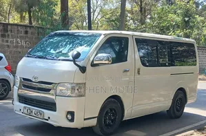 Toyota HiAce 2015 Silver