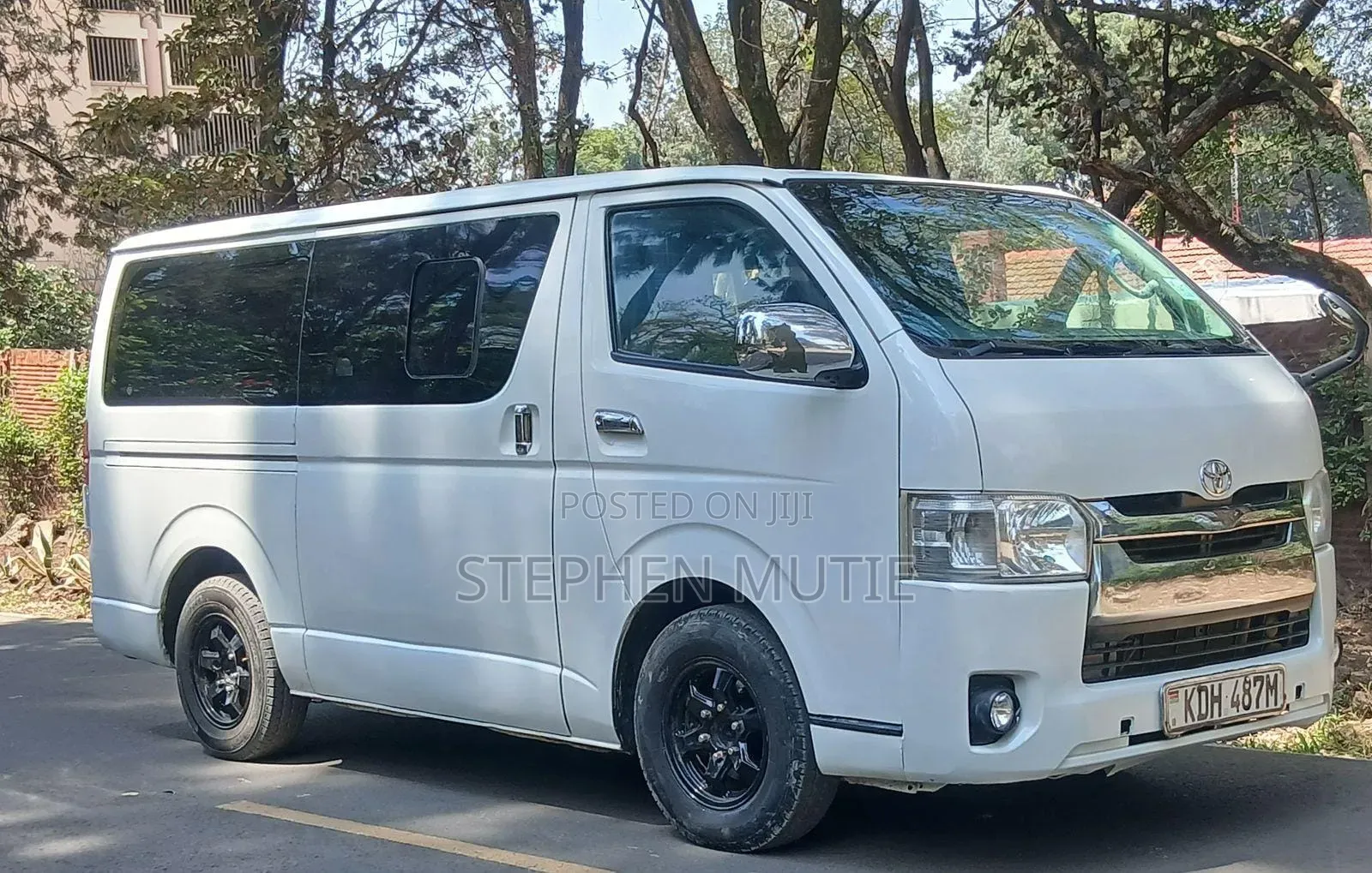 Toyota HiAce 2015 Silver