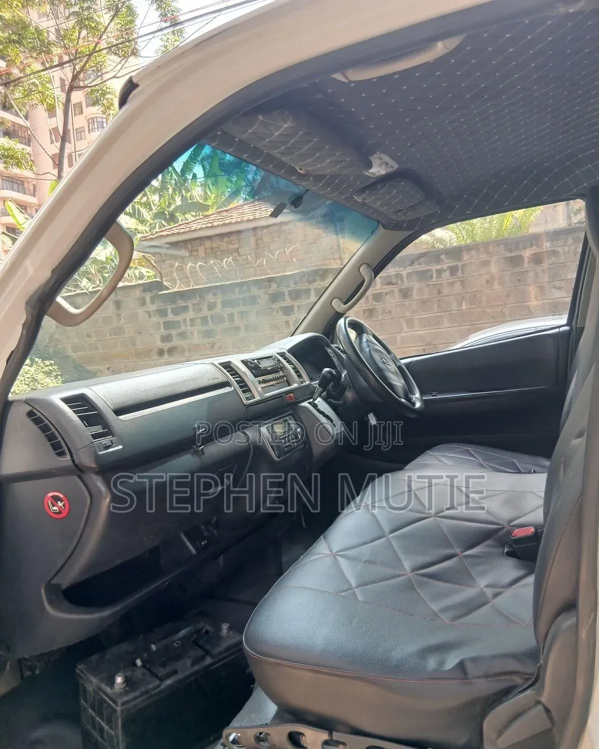Toyota HiAce 2015 Silver