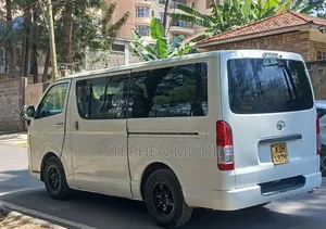 Toyota HiAce 2015 Silver