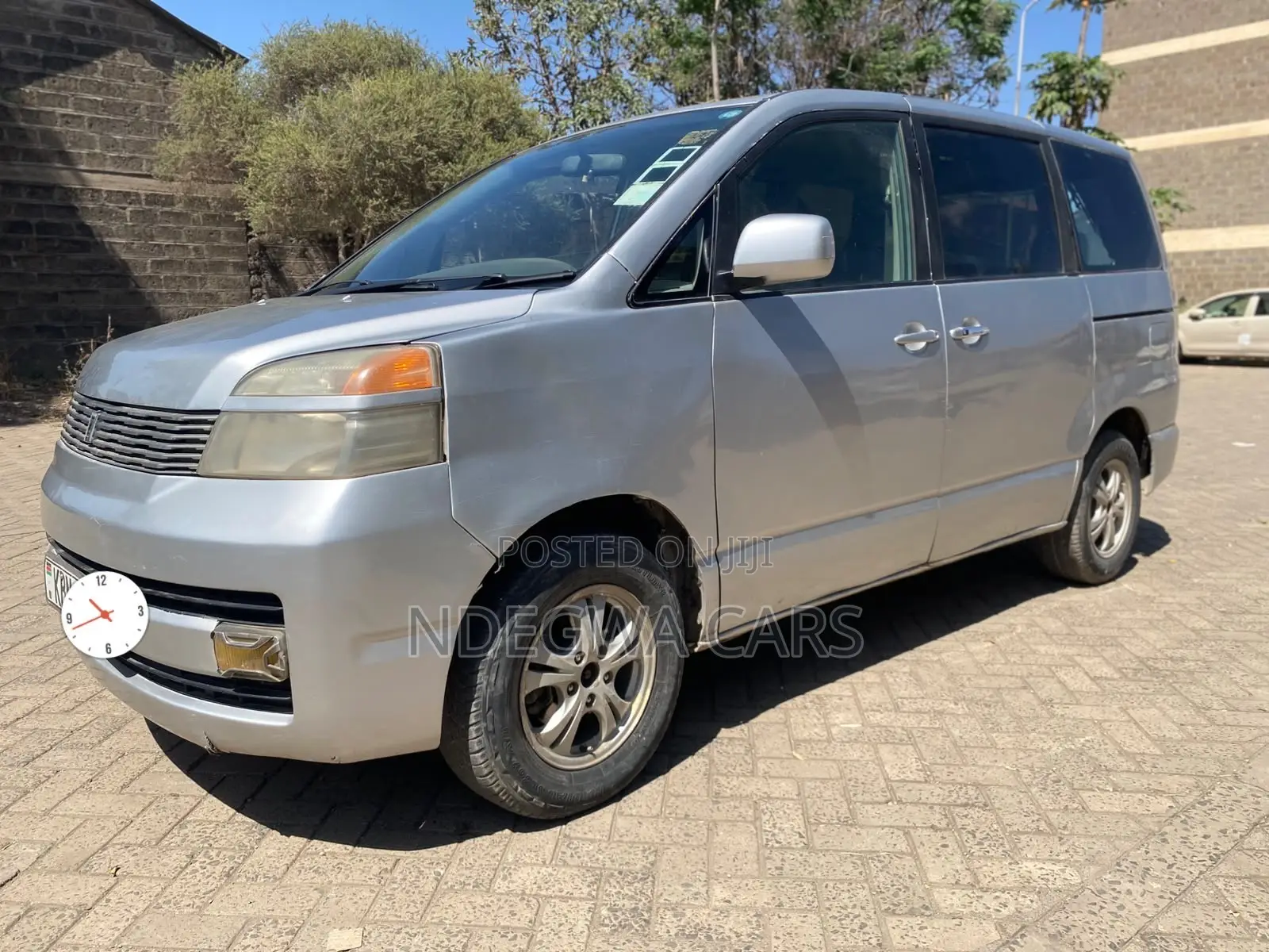 Toyota Voxy X 2WD 8-Seater 2004 Silver