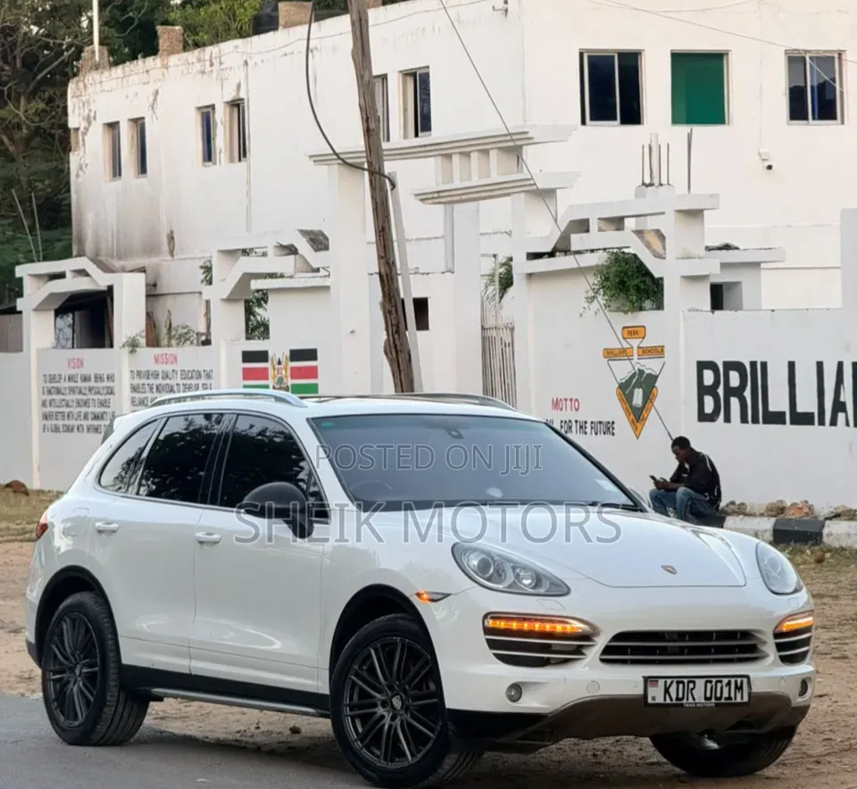 Porsche Cayenne 2014 White