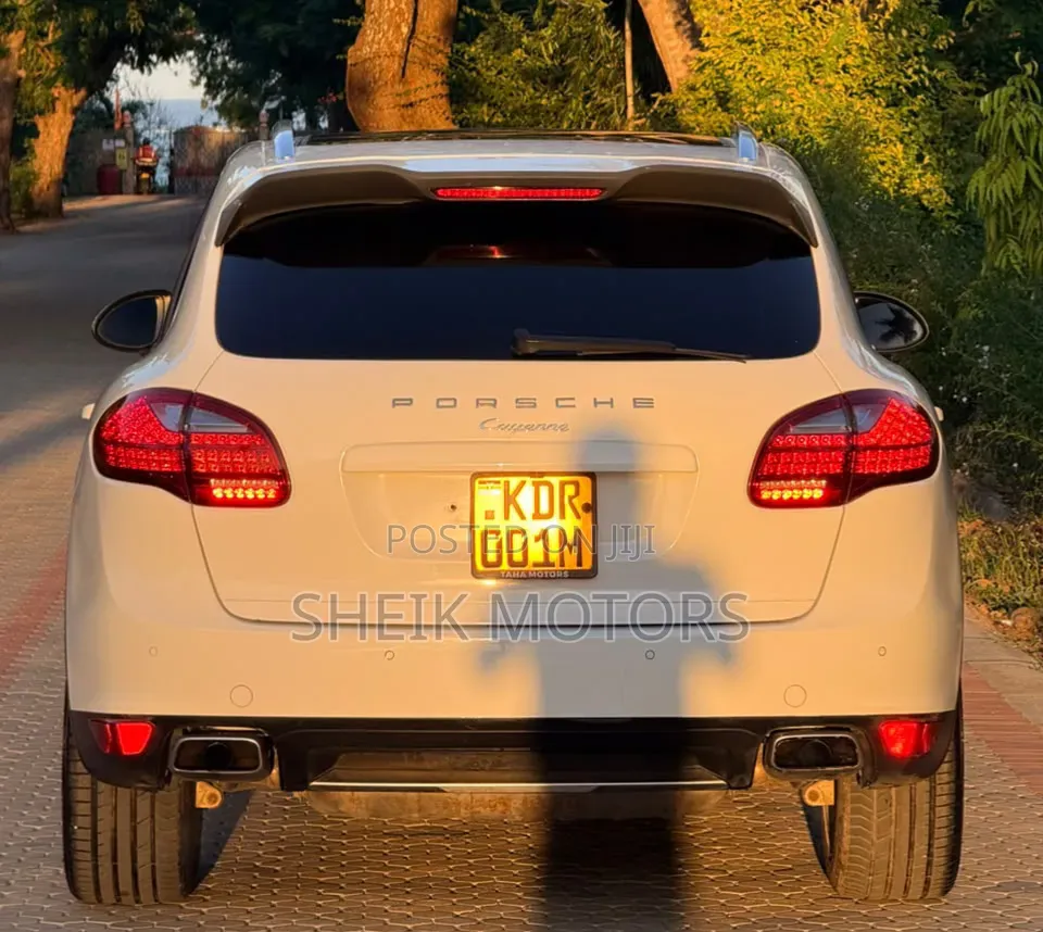 Porsche Cayenne 2014 White
