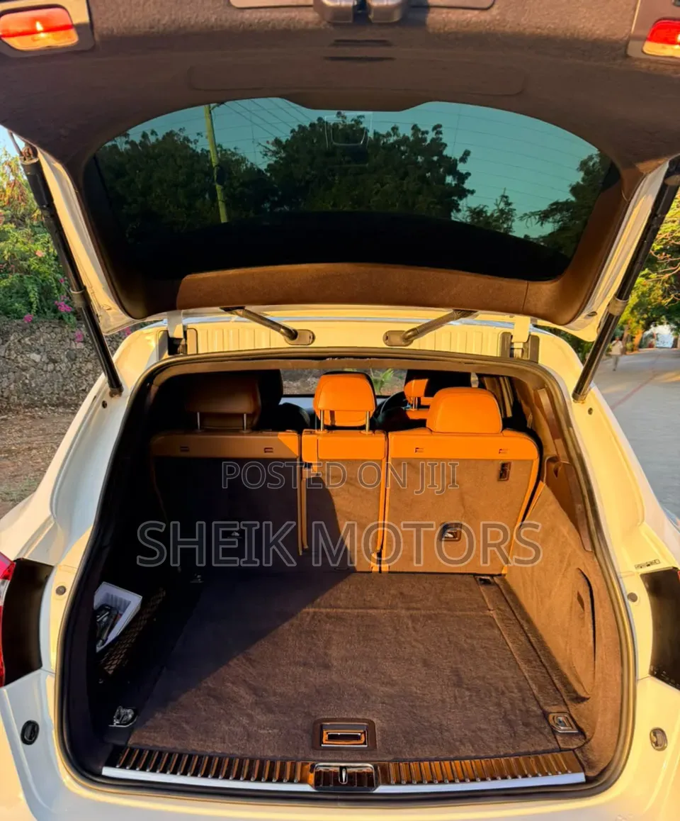 Porsche Cayenne 2014 White
