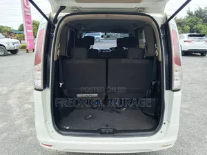 Nissan Serena 2012 Pearl