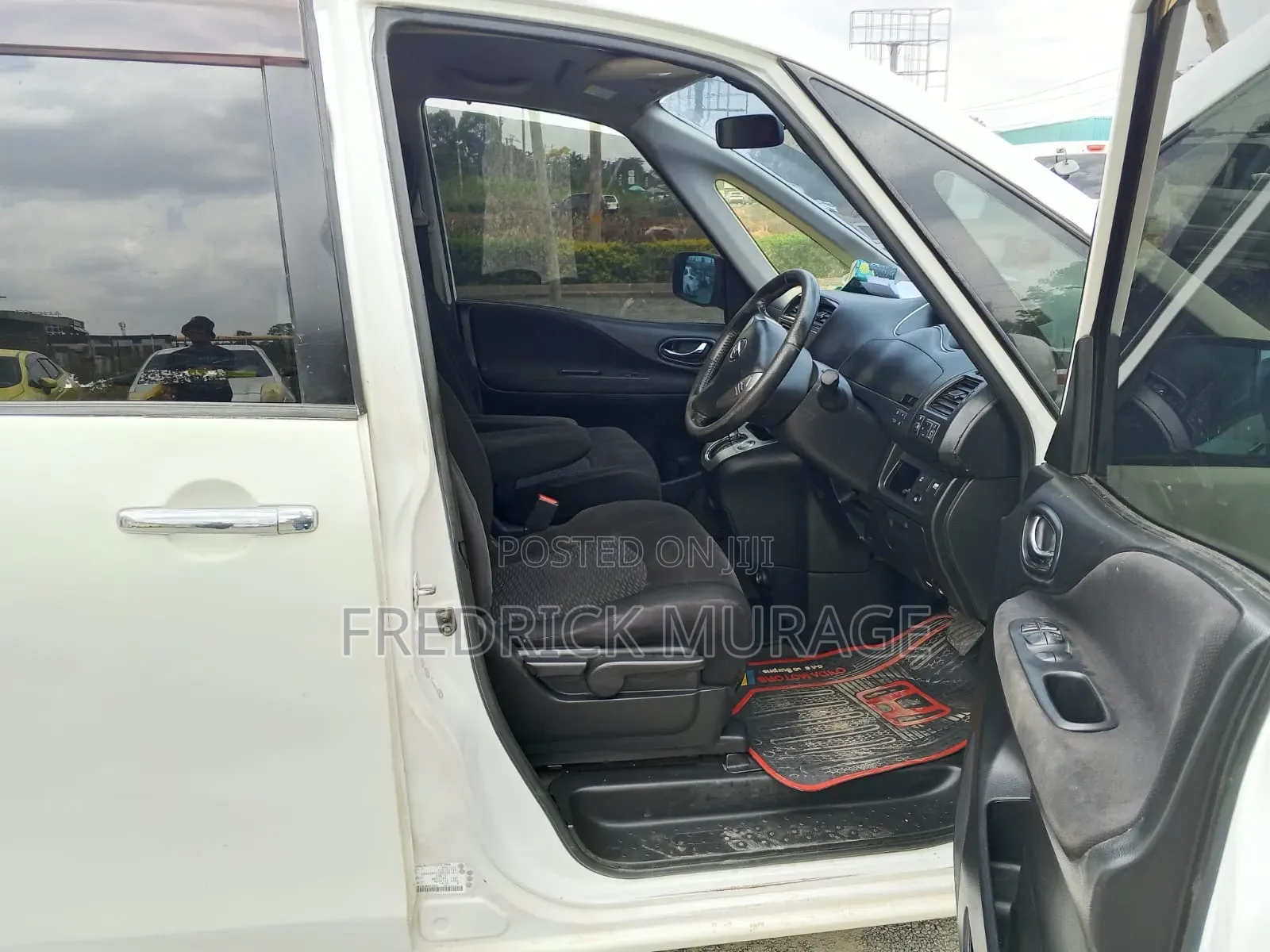 Nissan Serena 2012 Pearl