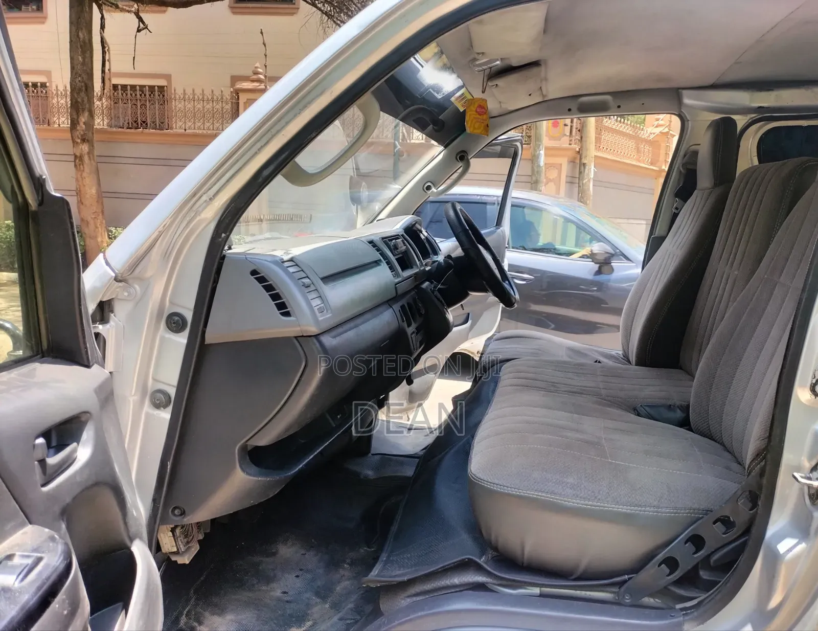 Toyota HiAce 2012 Silver
