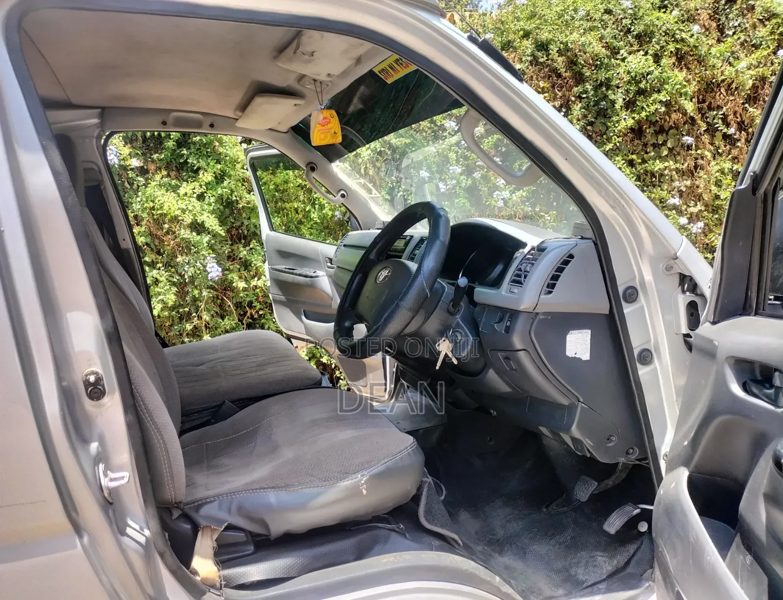 Toyota HiAce 2012 Silver