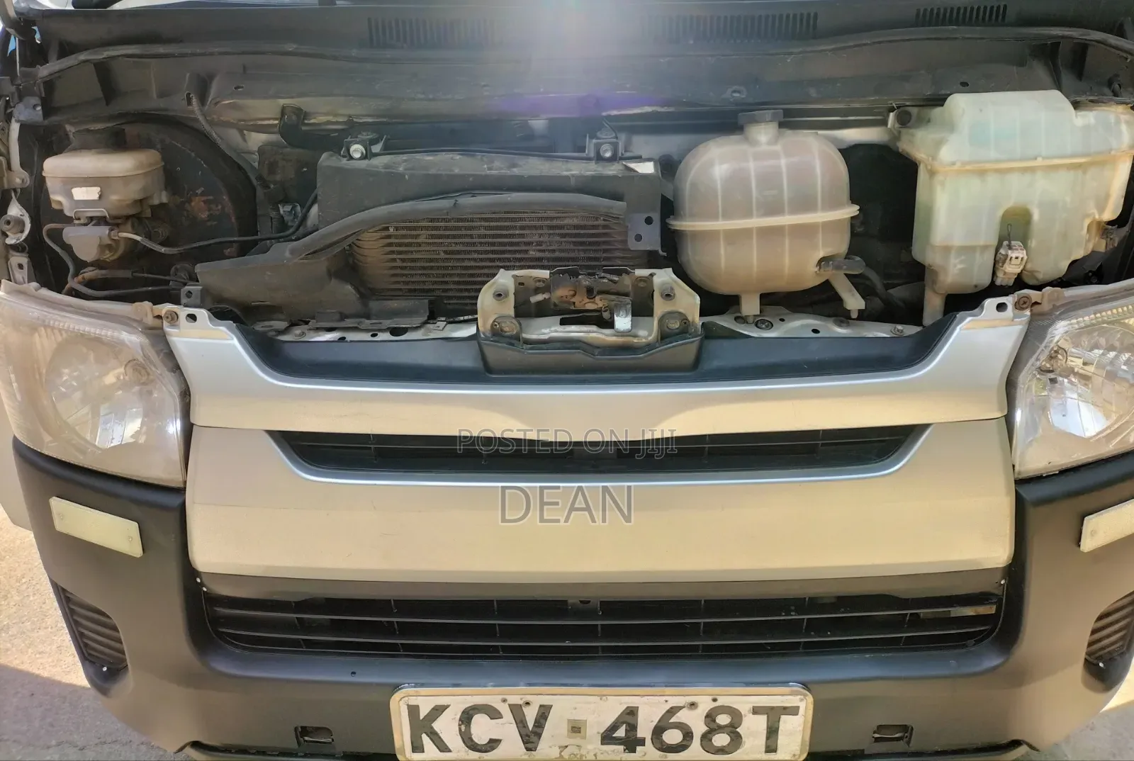 Toyota HiAce 2012 Silver