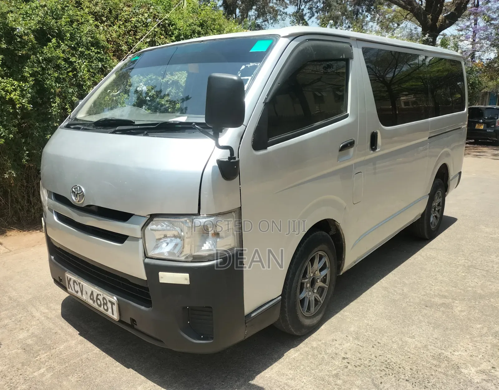 Toyota HiAce 2012 Silver