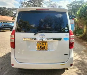 Toyota Noah 2011 White