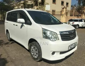 Toyota Noah 2011 White