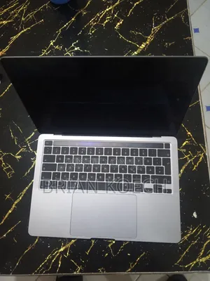 New Laptop Apple MacBook Pro 16GB Intel Core i7 SSD 512GB