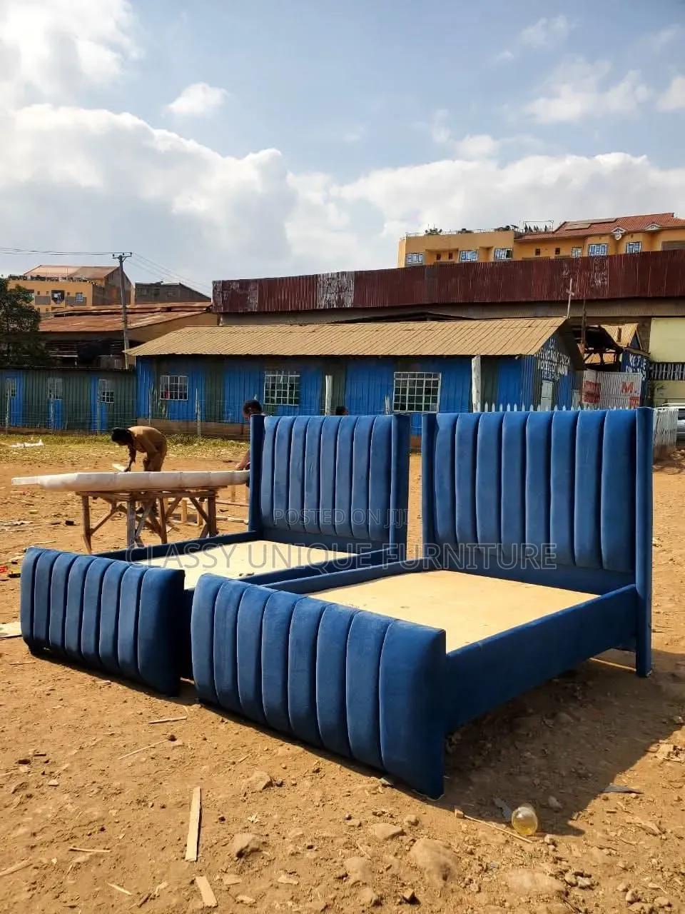 4x6 Blue-Tufted Bed