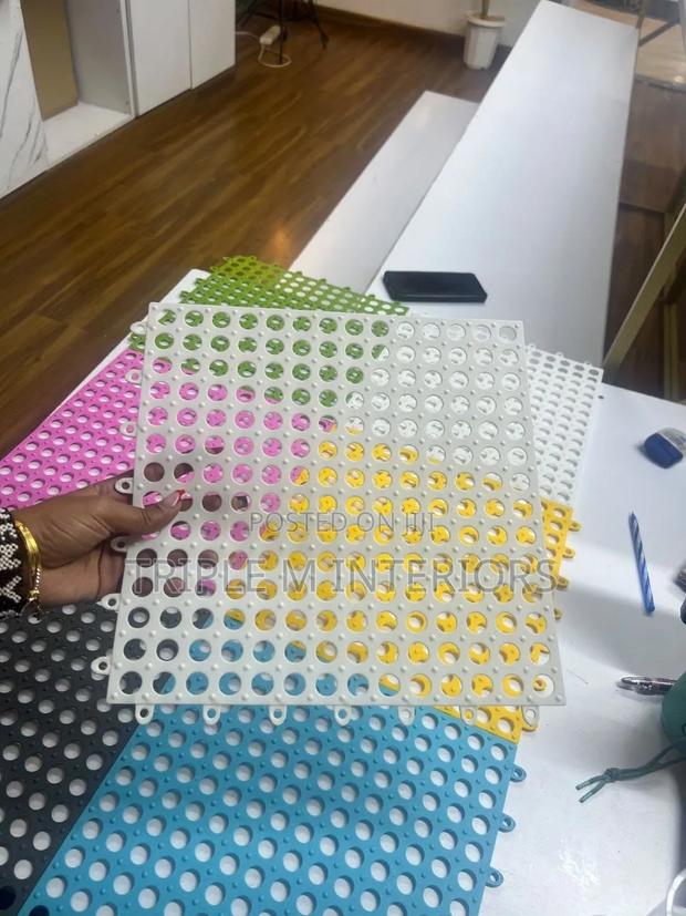 Interlocking Anti-Slip Drainage- Premium Quality