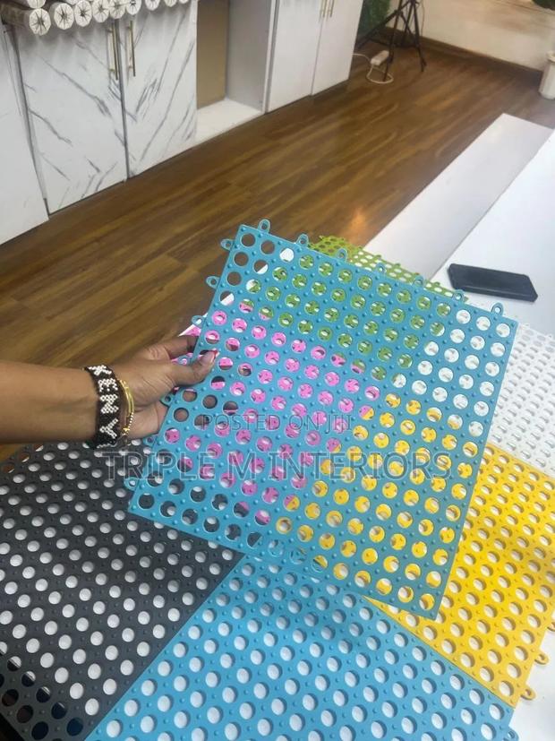 Interlocking Anti-Slip Drainage- Premium Quality - thumbnail 2