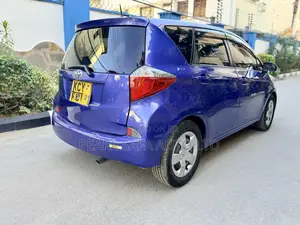 Toyota Ractis 1.5 FWD 2013 Blue