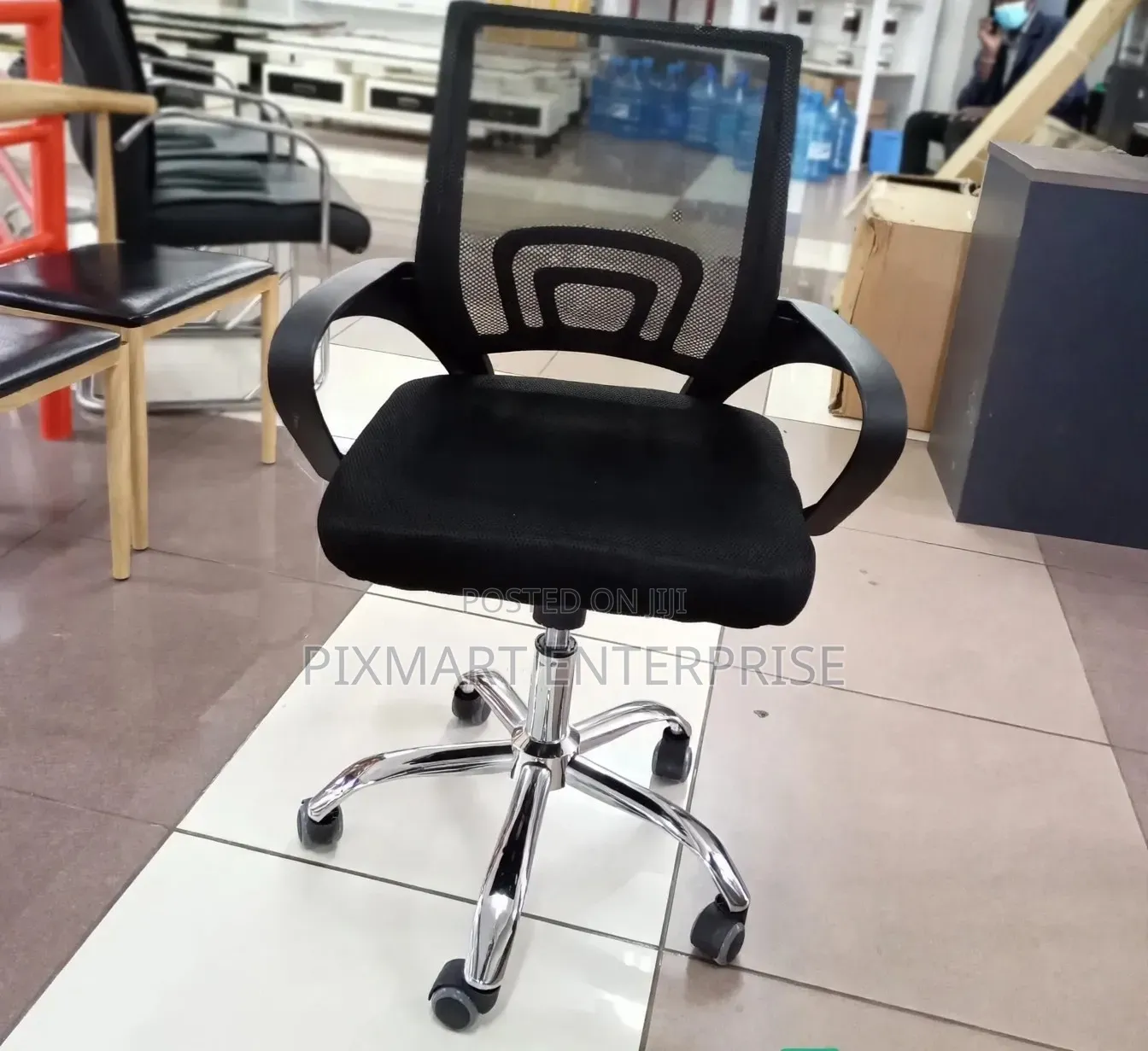 Modern Office Task Chair Without Headrest for Staff and Home Use