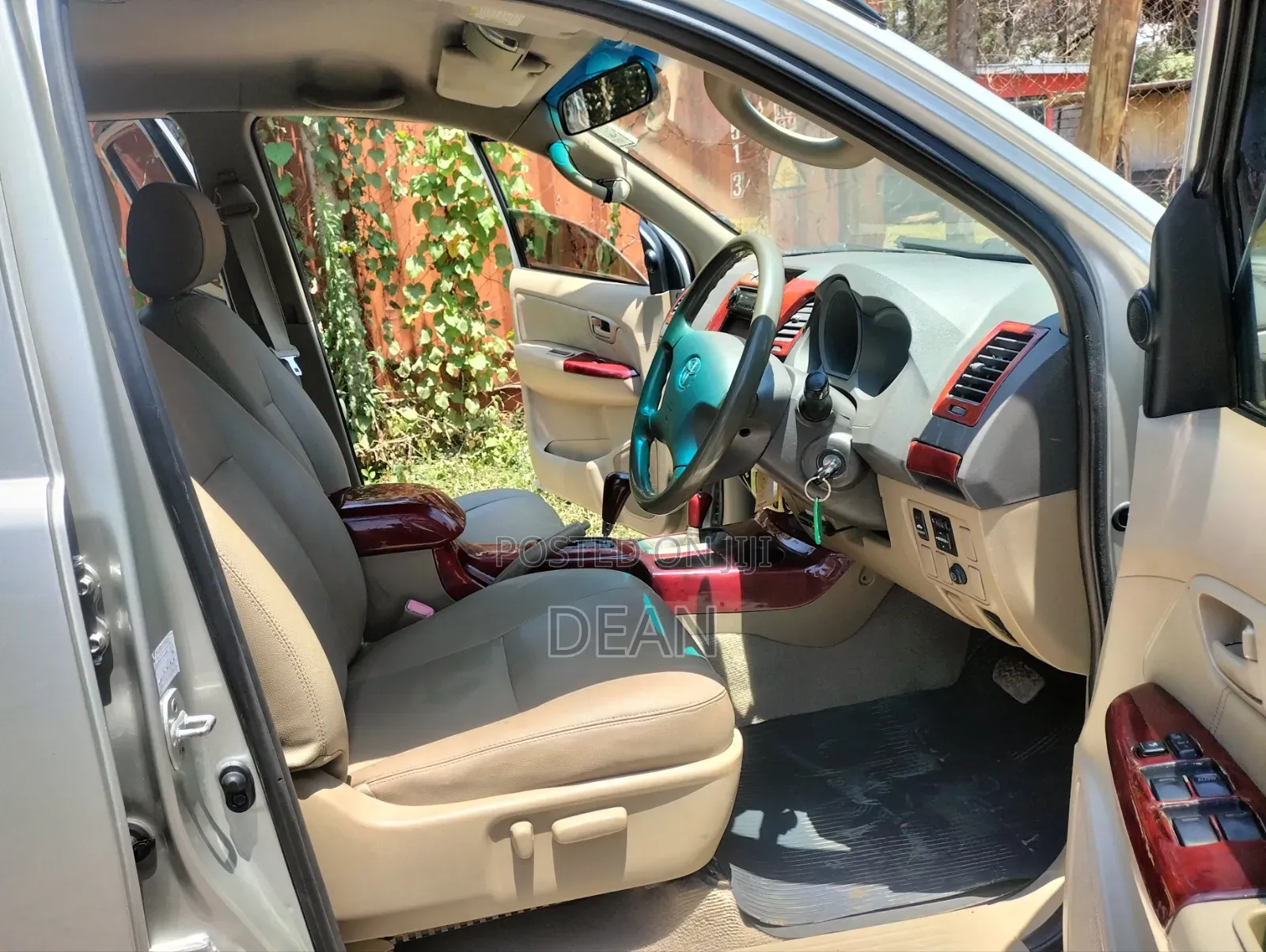 Toyota Hilux 2011 Brown