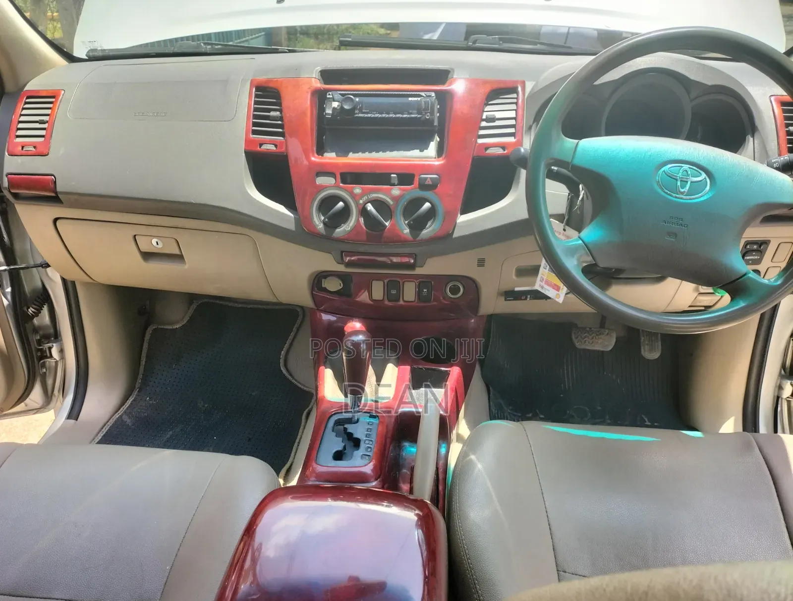 Toyota Hilux 2011 Brown