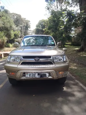 Toyota Hilux 2001 Gold