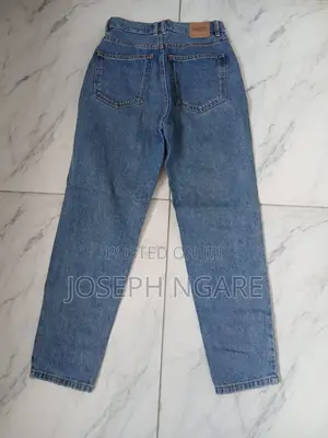 Thrifted Women’s Denim Jeans – W28.5, H40, L38