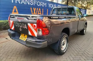 Toyota Hilux 2019 Black